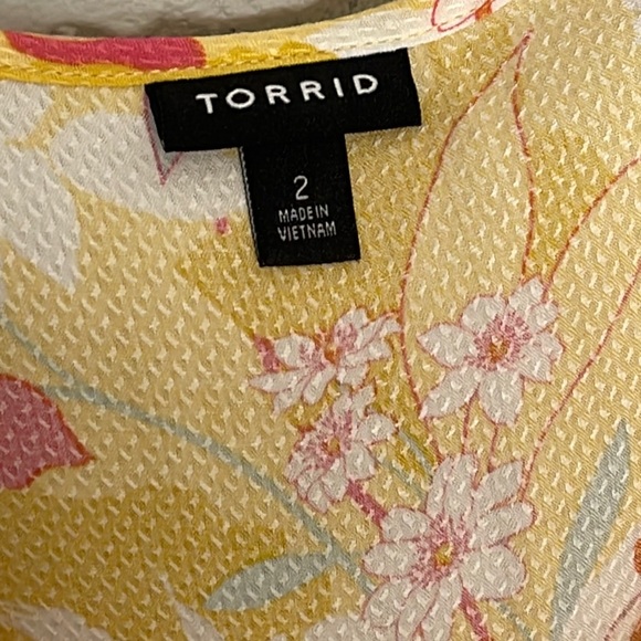 Torrid women size 2 Blouse - Picture 2 of 7